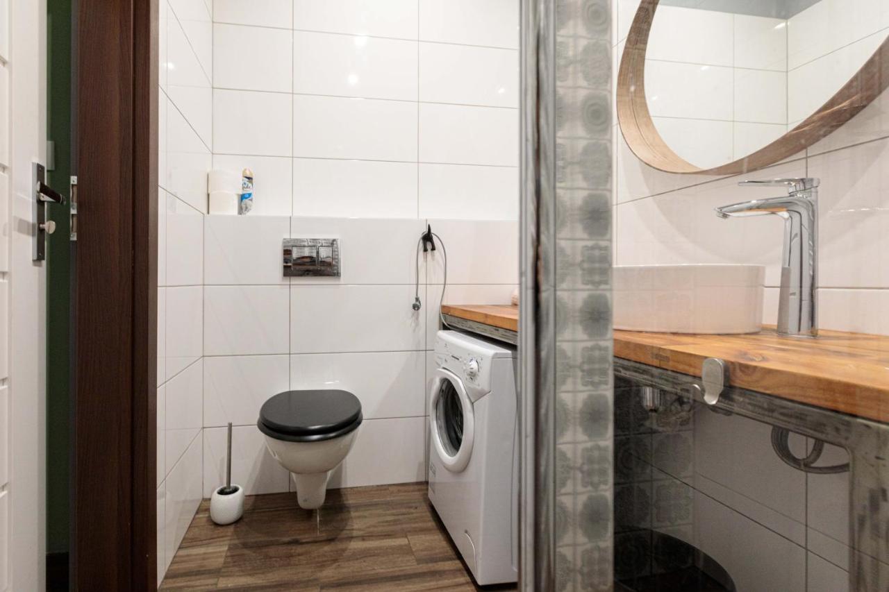 Golden Apartments Wroclaw - Cozy Studio - Main Rail Station&K24 ภายนอก รูปภาพ
